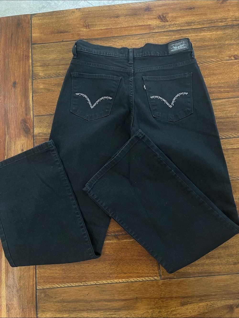 Levi's perfectly slimming 512 bootcut black denim jeans size 8 short/ petite